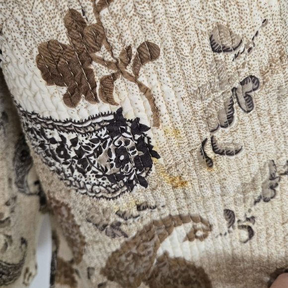 Handmade Patchwork Quilted Women's Jacket with mother of pear buttons - Picture 7 of 7